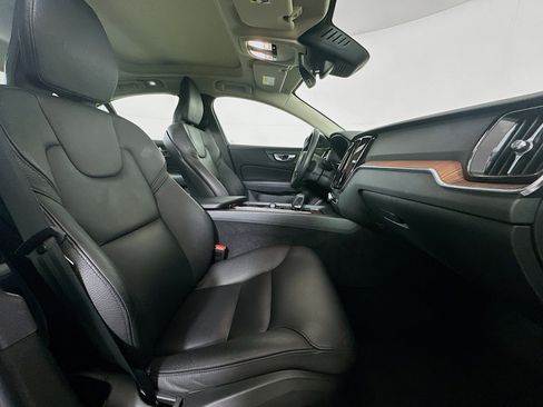 Used 2024 Volvo S60 B5 Plus image 31