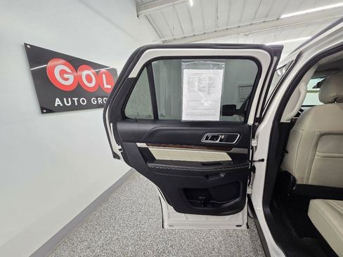 Used 2016 Ford Explorer Platinum AWD/4WD image 28
