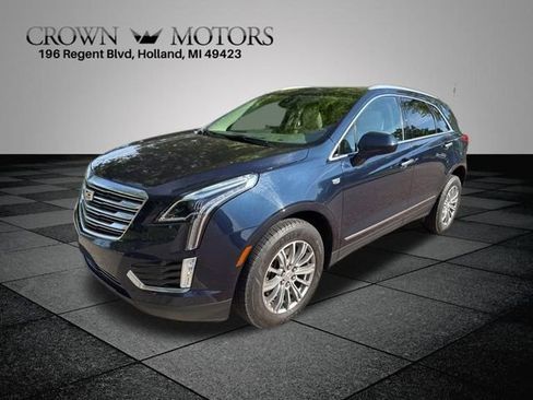 Used 2017 Cadillac XT5 Luxury w/ Driver Awareness Package AWD/4WD image 3