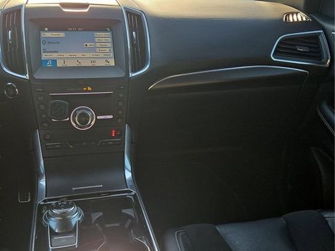 Used 2019 Ford Edge ST w/ Convenience Package image 15