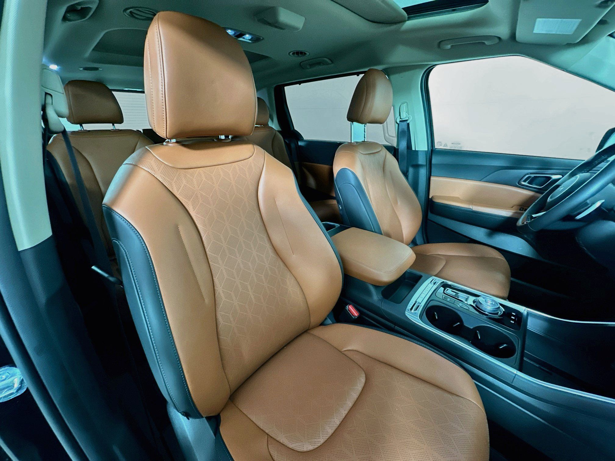 Certified 2026 Kia Carnival SX FWD image 30