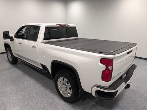 Used 2024 Chevrolet Silverado 2500 High Country w/ Technology Package AWD/4WD image 7