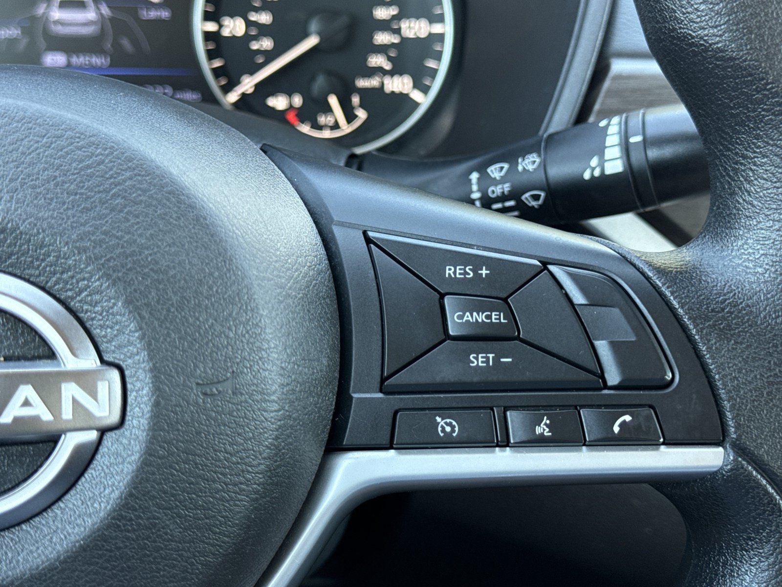 Used 2025 Nissan Altima 2.5 SV FWD image 21