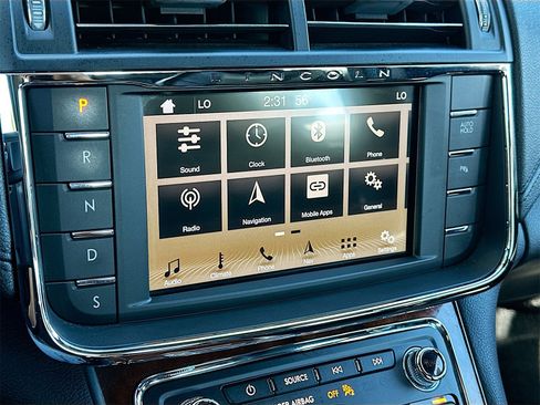 Used 2017 Lincoln Continental Reserve image 15