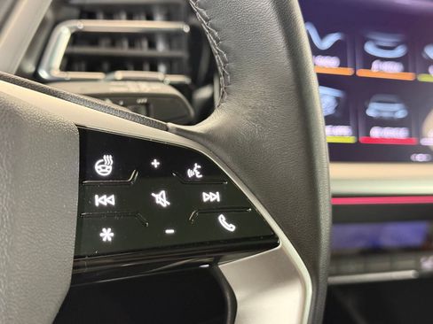 Used 2024 Audi Q4 e-tron Prestige image 26