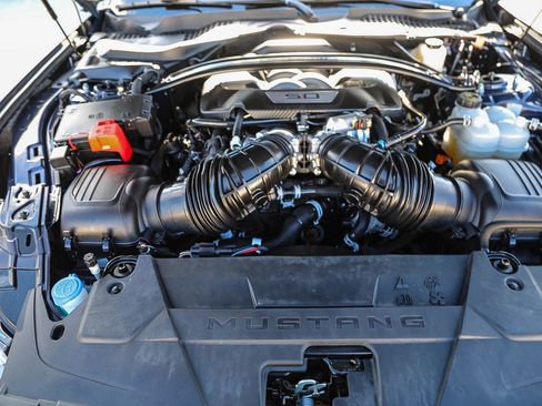 Used 2025 Ford Mustang Dark Horse image 27