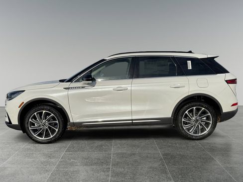 New 2026 Lincoln Corsair Premiere image 2