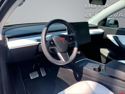 Used 2021 Tesla Model Y Long Range AWD/4WD image 14