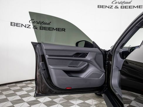 Used 2023 Porsche Taycan RWD image 17