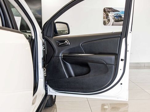 Used 2018 Dodge Journey SE FWD image 38