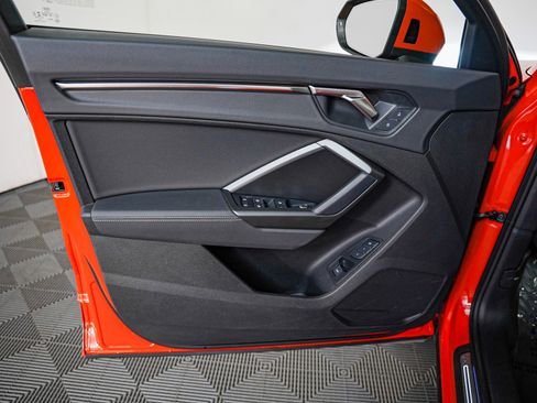 Used 2022 Audi Q3 2.0T Premium w/ Black Optic Sport Package image 24