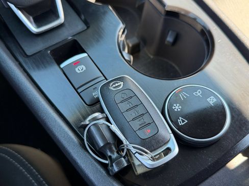 Used 2025 Nissan Rogue SV AWD/4WD image 27