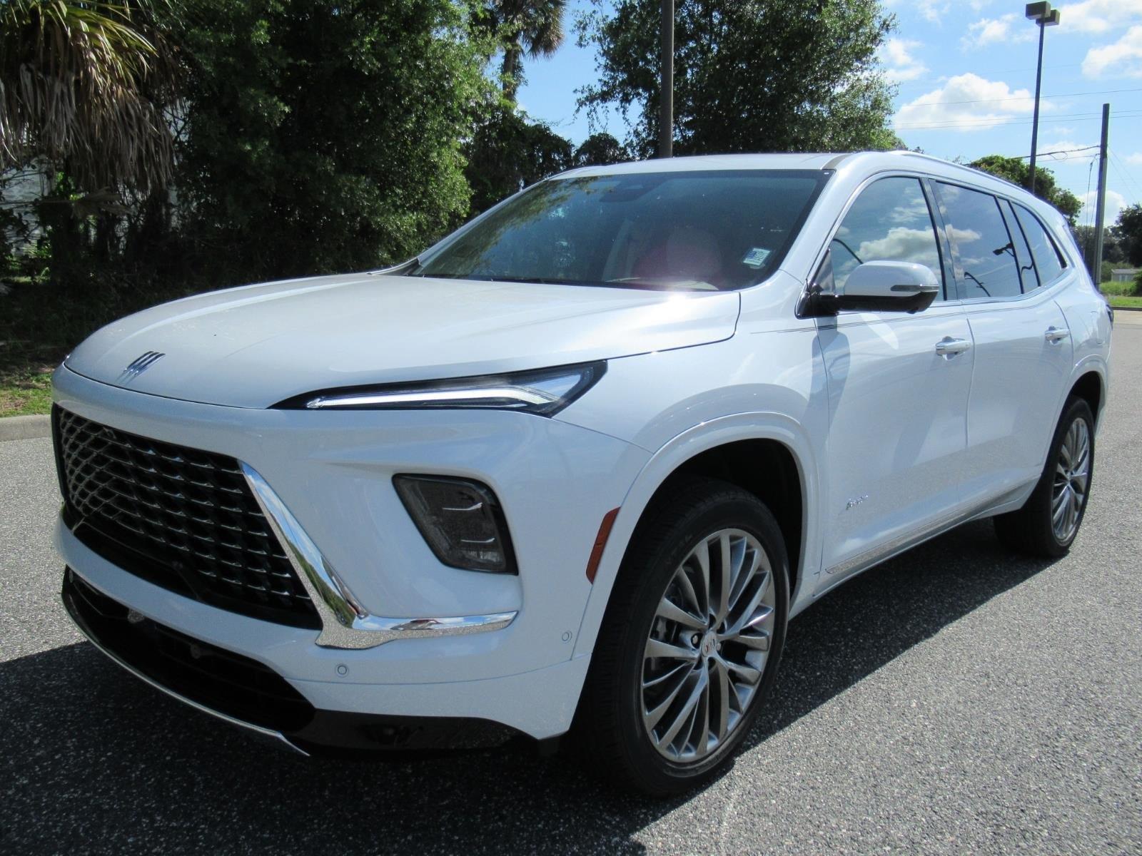 New 2026 Buick Enclave Avenir w/ Super Cruise Package FWD image 3
