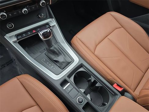 Used 2025 Audi Q3 2.0T Premium w/ Convenience Package image 28