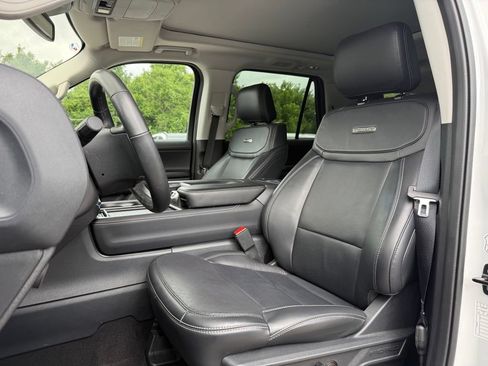 Used 2025 Ford Expedition Max Platinum AWD/4WD image 10