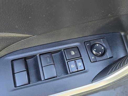 Certified 2020 Toyota RAV4 XLE w/ Convenience Package image 17