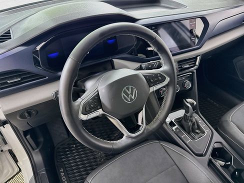 Used 2023 Volkswagen Taos SE w/ Panoramic Sunroof Package FWD image 13