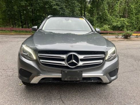 Used 2019 Mercedes-Benz GLC 300 4MATIC image 3