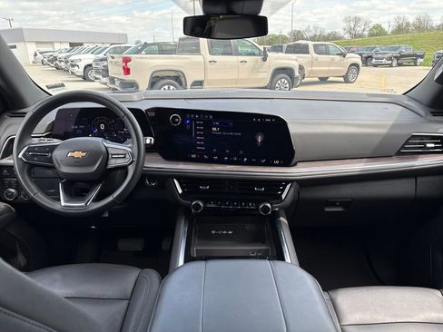 Used 2025 Chevrolet Tahoe LT AWD/4WD image 16