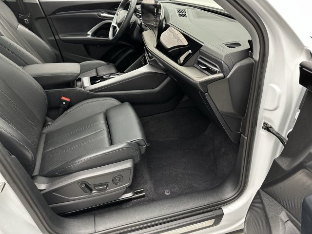Used 2025 Audi Q5 Premium Plus w/ Premium Plus AWD/4WD image 25
