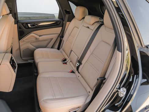 Used 2019 Porsche Cayenne AWD/4WD image 60