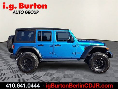 Used 2024 Jeep Wrangler Unlimited image 7