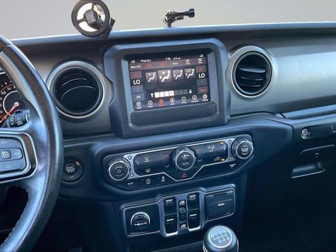 Used 2018 Jeep Wrangler Unlimited Sport S AWD/4WD image 9