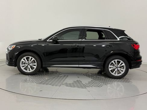 Used 2025 Audi Q3 2.0T Premium w/ Convenience Package image 2