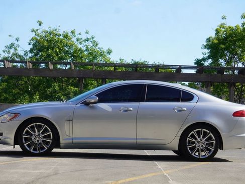 Used 2011 Jaguar XF Premium RWD image 27