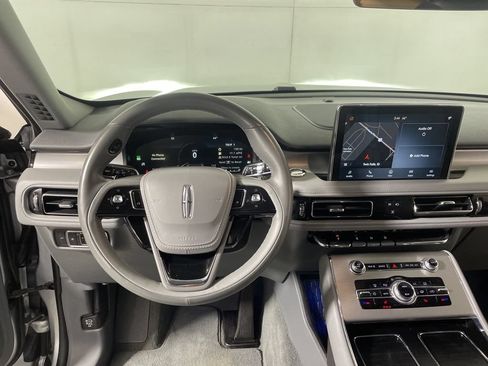 Used 2020 Lincoln Aviator Reserve AWD/4WD image 12