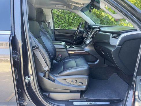 Used 2017 GMC Yukon SLT AWD/4WD image 12
