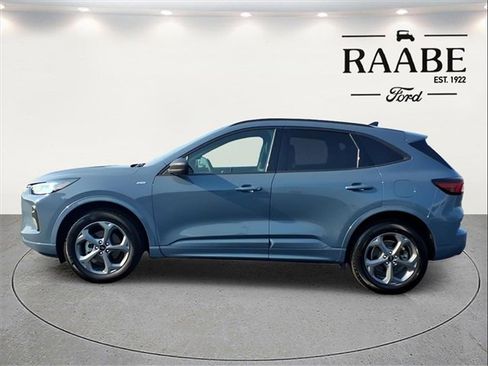 Used 2023 Ford Escape ST-Line w/ Tech Pack #1 image 4