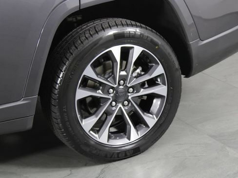 Used 2023 Jeep Grand Cherokee L Overland AWD/4WD image 14