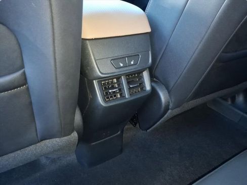 Used 2025 Chevrolet Equinox ACTIV w/ Safety and Technology Package image 27