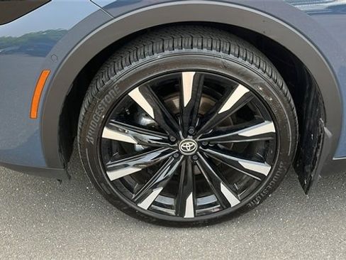 Used 2025 Toyota Crown Platinum image 8