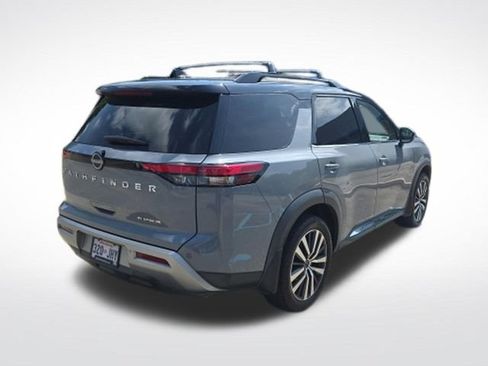 Used 2022 Nissan Pathfinder Platinum w/ Cargo Package FWD image 7