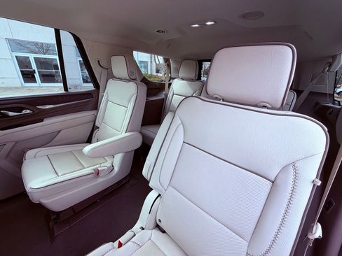 Used 2023 GMC Yukon Denali image 15