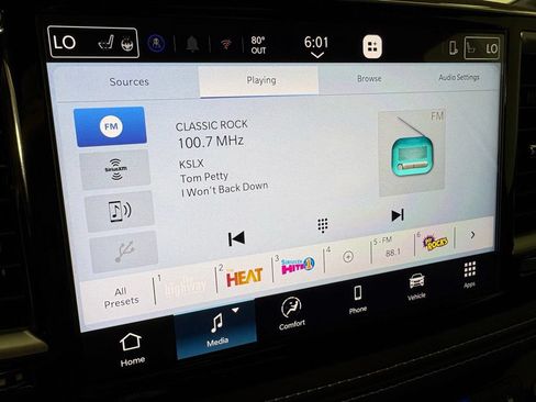 New 2027 Chrysler Pacifica Select FWD image 28