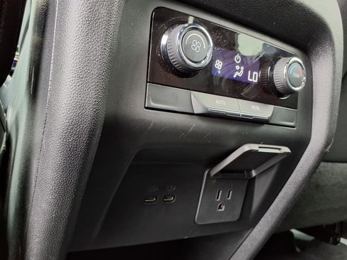 Used 2024 Chevrolet Traverse LT FWD image 20