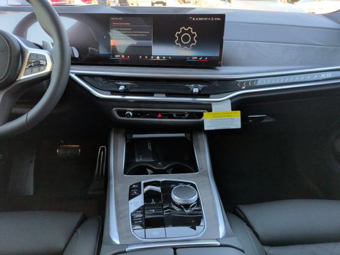 Used 2026 BMW X5 xDrive40i w/ M Sport Package AWD/4WD image 25