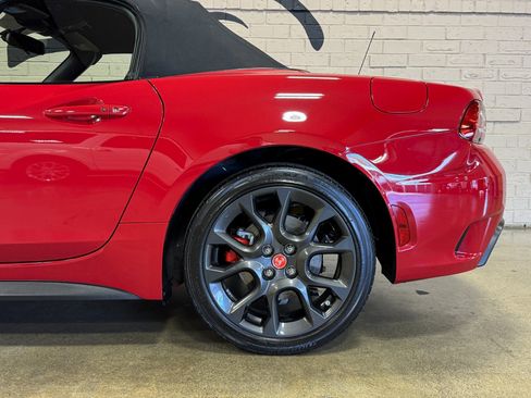 Used 2017 FIAT 124 Spider Abarth image 32