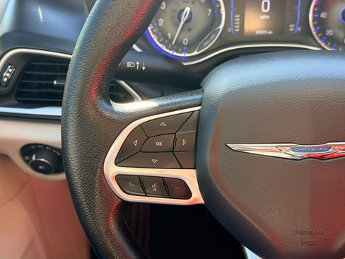 Used 2019 Chrysler Pacifica Touring Plus w/ Tire & Wheel Group image 14