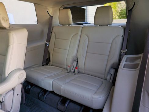 Used 2019 GMC Acadia Denali w/ Technology Package FWD image 36