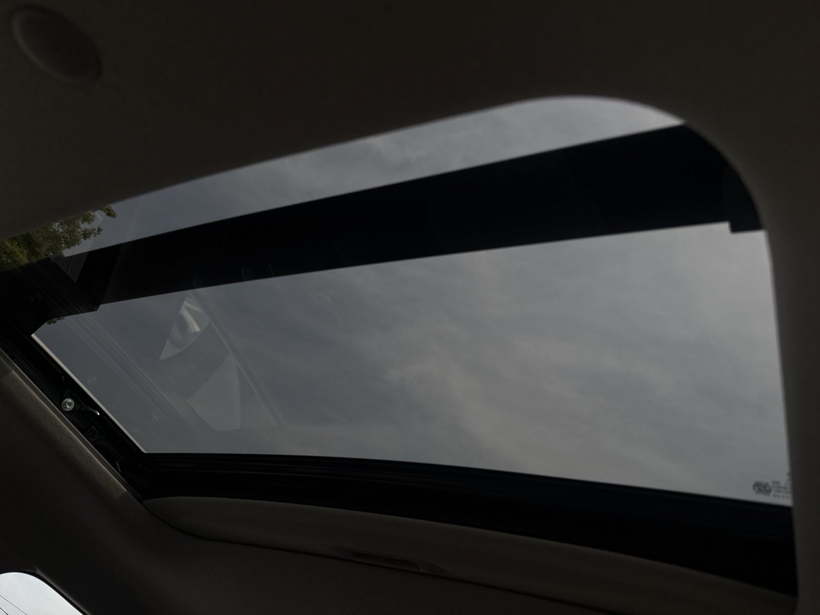 Certified 2024 Hyundai Venue SEL FWD image 24