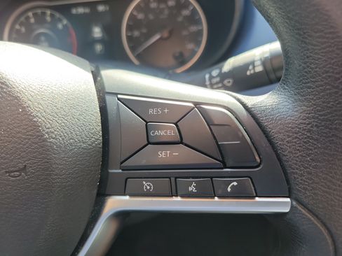 Used 2024 Nissan Versa SV w/ Trunk Package FWD image 18