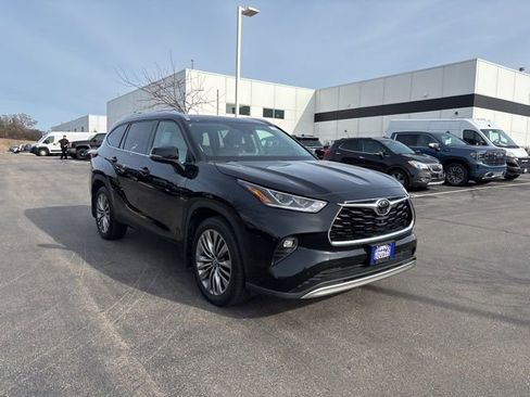 Used 2020 Toyota Highlander Platinum AWD/4WD image 2