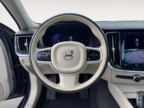 Used 2023 Volvo S60 B5 Plus image 12