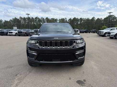 Certified 2025 Jeep Grand Cherokee Limited w/ Luxury Tech Group II AWD/4WD image 2