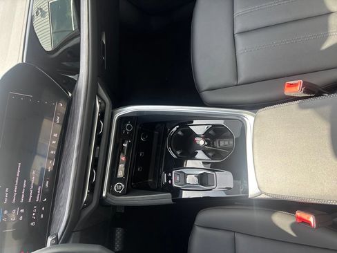 Used 2025 Audi Q5 Premium w/ Convenience Package AWD/4WD image 17