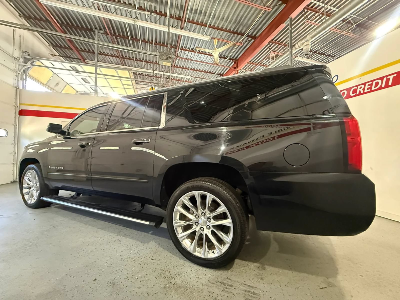 Used 2019 Chevrolet Suburban Premier w/ Premier Plus Edition AWD/4WD image 10